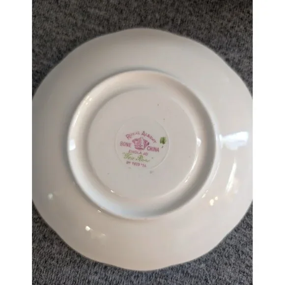 Royal Albert Yellow "Tea Rose" Cup and Saucer - Picture 4 of 5